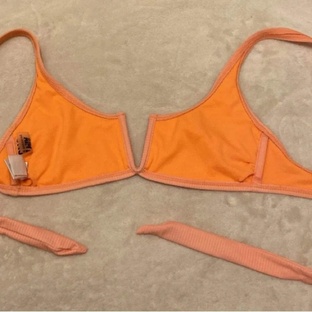 Peach Ribbed V-Center Bikini Top